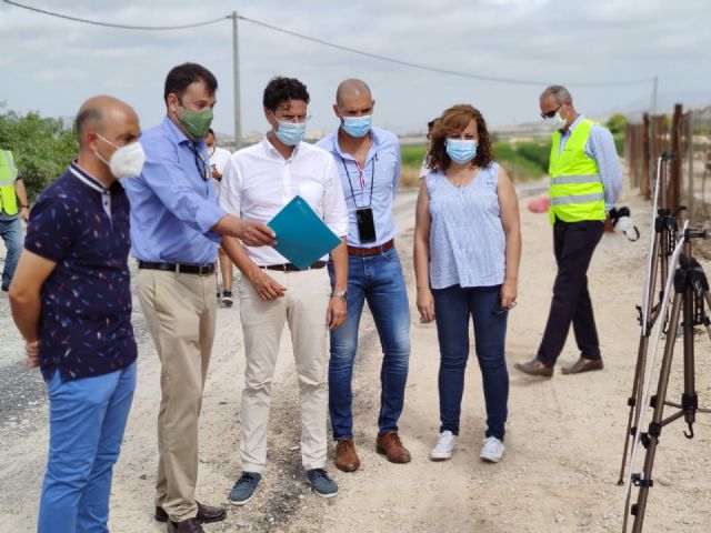 La Comunidad avanza en la mejora del firme y la seguridad de ocho kilómetros de caminos rurales en Molina de Segura
