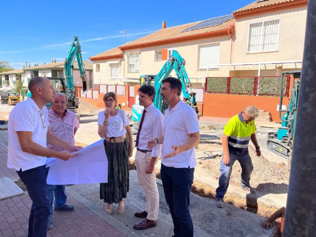 El Gobierno local de Molina de Segura mejora la urbanización Casas del Aire con la renovación de la red de abastecimiento