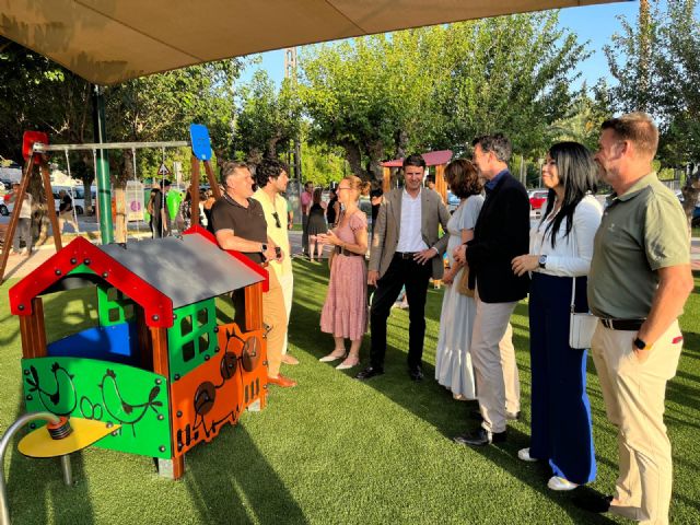 Abre al público el parque infantil de la Plaza de la Ermita tras las obras de remodelación