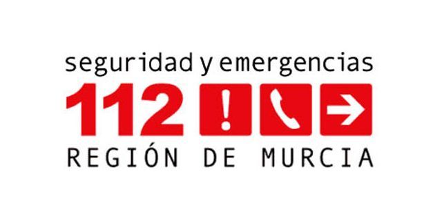 Servicios de emergencia rescatan a un herido en un accidente de tráfico en Molina de Segura