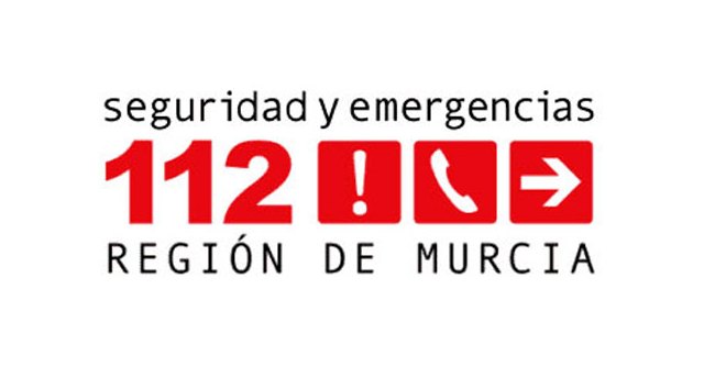 Servicios de emergencia rescatan, atienden y trasladan al hospital a 4 heridos en incendio de vehículos y vivienda en Molina de Segura